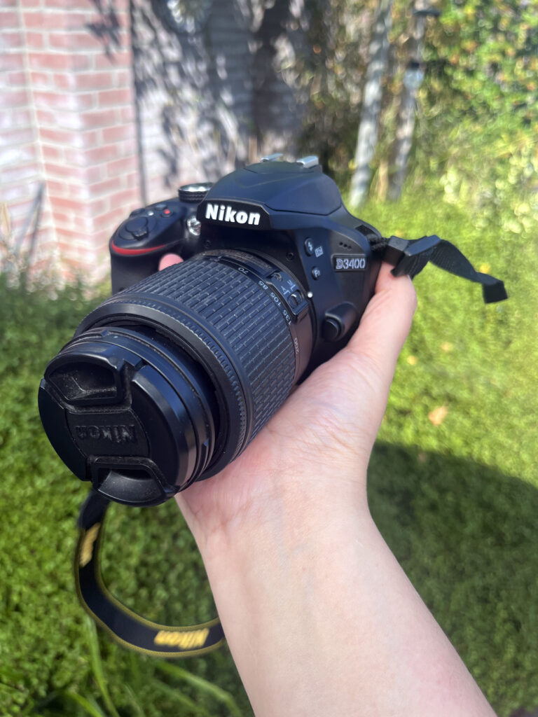 D3400 Nikon Body with 55-200mm objective